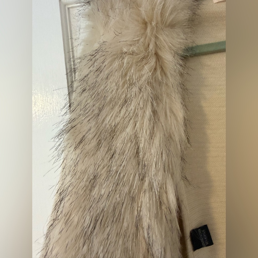 Cherry Koko Knit Shawl with Faux Fur Trim - Picture 4 of 6